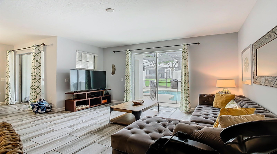 DAVENPORT, Florida 33896, 4 Bedrooms Bedrooms, ,3 BathroomsBathrooms,Residential,For Sale,DOGLEG,0,MFRO6328880