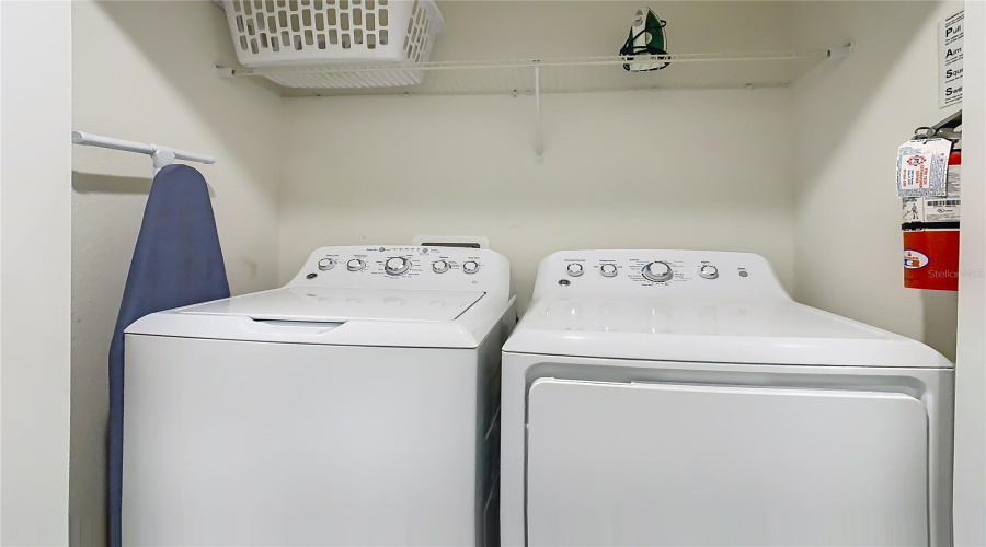 DAVENPORT, Florida 33896, 4 Bedrooms Bedrooms, ,3 BathroomsBathrooms,Residential,For Sale,DOGLEG,0,MFRO6328880