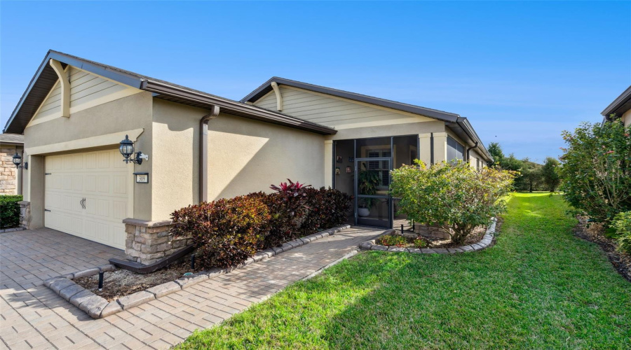 DAVENPORT, Florida 33837, 2 Bedrooms Bedrooms, ,2 BathroomsBathrooms,Residential,For Sale,TOLDEDO,0,MFRO6378386