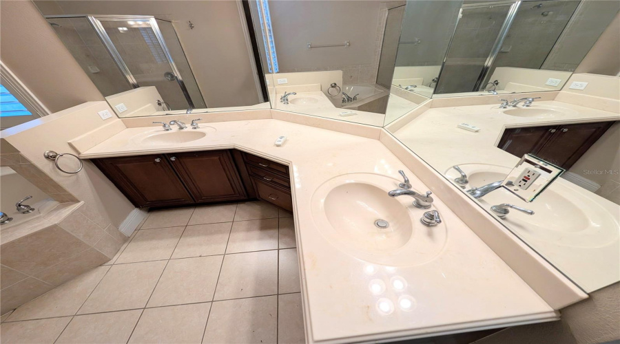 KISSIMMEE, Florida 34746, 3 Bedrooms Bedrooms, ,3 BathroomsBathrooms,Residential,For Sale,SHOREWOOD,0,MFRO6319449