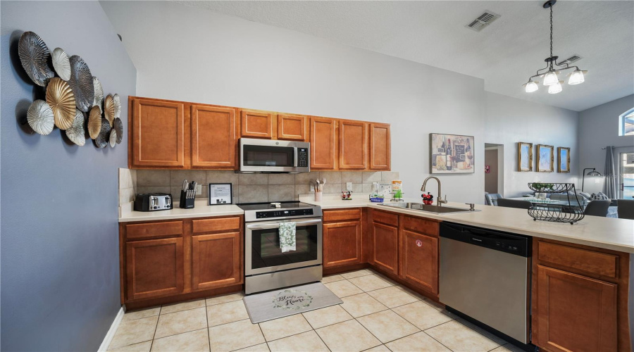 DAVENPORT, Florida 33837, 4 Bedrooms Bedrooms, ,3 BathroomsBathrooms,Residential,For Sale,PALOMA,0,MFRO6377895