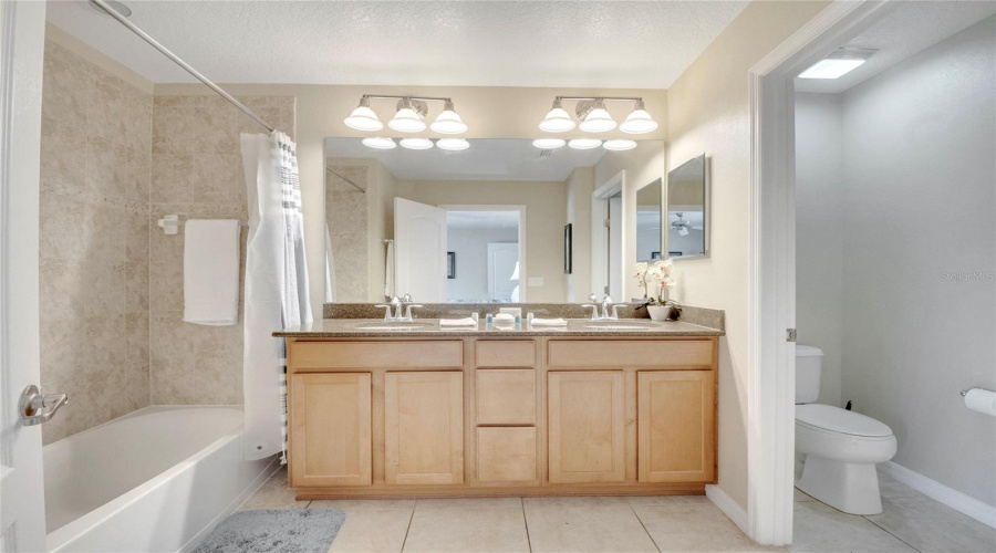 KISSIMMEE, Florida 34747, 4 Bedrooms Bedrooms, ,3 BathroomsBathrooms,Residential,For Sale,CANDY PALM,0,MFRS5137164