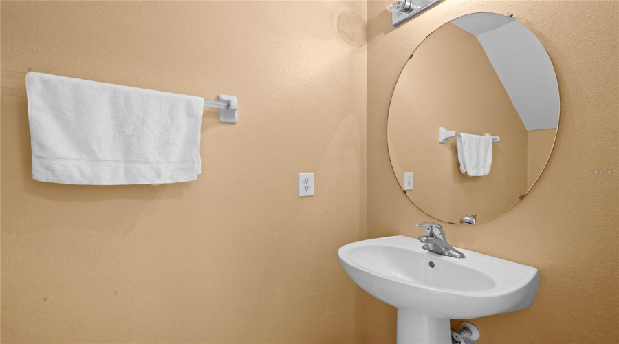 KISSIMMEE, Florida 34746, 6 Bedrooms Bedrooms, ,5 BathroomsBathrooms,Residential,For Sale,MADIERA BEACH,0,MFRS5142833