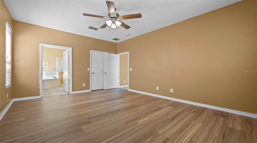 KISSIMMEE, Florida 34746, 6 Bedrooms Bedrooms, ,5 BathroomsBathrooms,Residential,For Sale,MADIERA BEACH,0,MFRS5142833