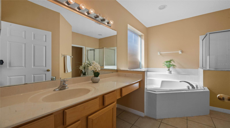 KISSIMMEE, Florida 34746, 6 Bedrooms Bedrooms, ,5 BathroomsBathrooms,Residential,For Sale,MADIERA BEACH,0,MFRS5142833