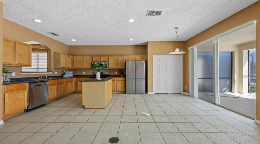 KISSIMMEE, Florida 34746, 6 Bedrooms Bedrooms, ,5 BathroomsBathrooms,Residential,For Sale,MADIERA BEACH,0,MFRS5142833