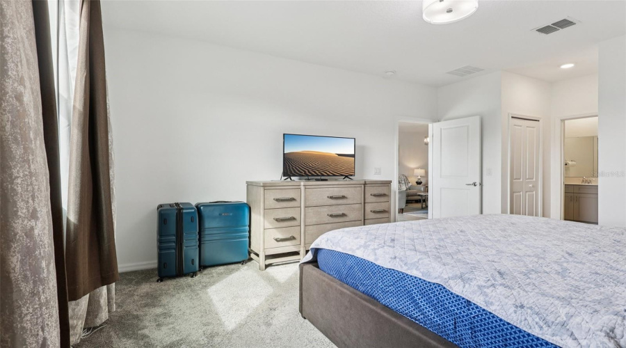 KISSIMMEE, Florida 34746, 5 Bedrooms Bedrooms, ,3 BathroomsBathrooms,Residential,For Sale,MYRTLE PINE,0,MFRS5139494