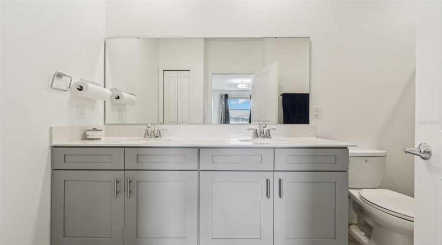 KISSIMMEE, Florida 34746, 5 Bedrooms Bedrooms, ,3 BathroomsBathrooms,Residential,For Sale,MYRTLE PINE,0,MFRS5139494