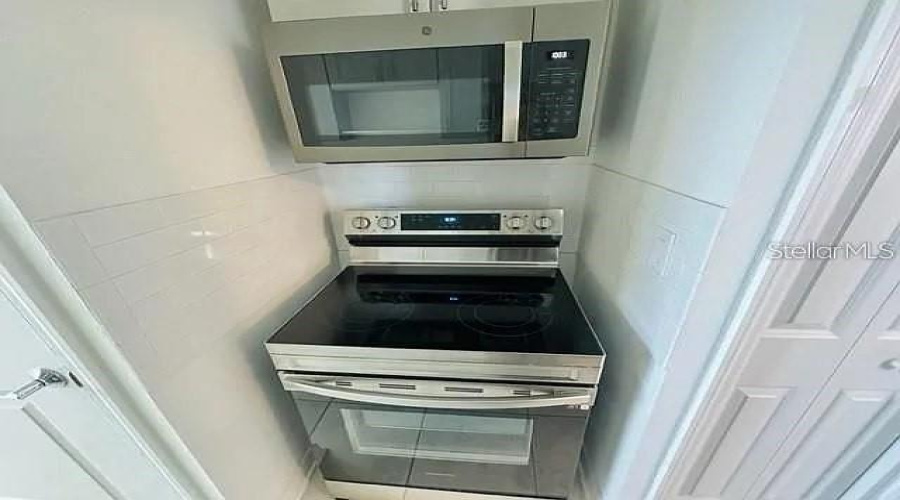 KISSIMMEE, Florida 34746, 5 Bedrooms Bedrooms, ,3 BathroomsBathrooms,Residential,For Sale,MYRTLE PINE,0,MFRS5139494