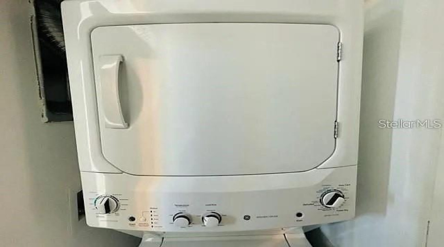 KISSIMMEE, Florida 34746, 5 Bedrooms Bedrooms, ,3 BathroomsBathrooms,Residential,For Sale,MYRTLE PINE,0,MFRS5139494