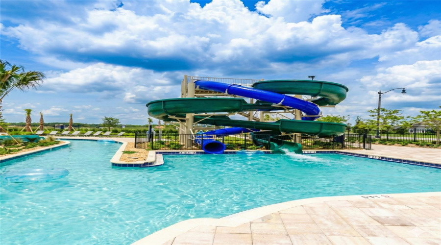 KISSIMMEE, Florida 34746, 2 Bedrooms Bedrooms, ,2 BathroomsBathrooms,Residential,For Sale,PARADOX,0,MFRO6378222