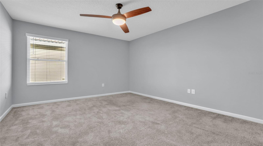 DAVENPORT, Florida 33896, 4 Bedrooms Bedrooms, ,2 BathroomsBathrooms,Residential,For Sale,DOWNSWING,0,MFRO6364832