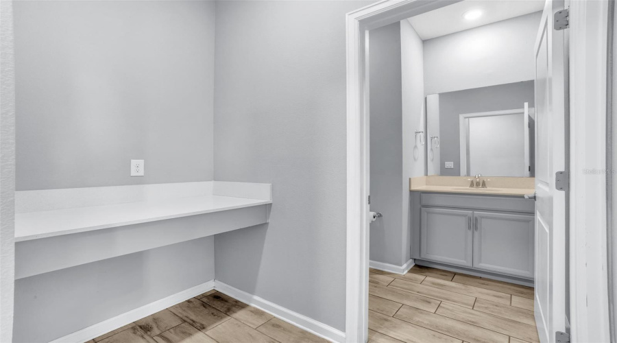 DAVENPORT, Florida 33896, 4 Bedrooms Bedrooms, ,2 BathroomsBathrooms,Residential,For Sale,DOWNSWING,0,MFRO6364832