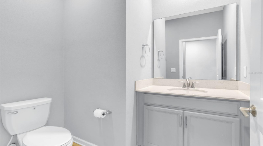 DAVENPORT, Florida 33896, 4 Bedrooms Bedrooms, ,2 BathroomsBathrooms,Residential,For Sale,DOWNSWING,0,MFRO6364832