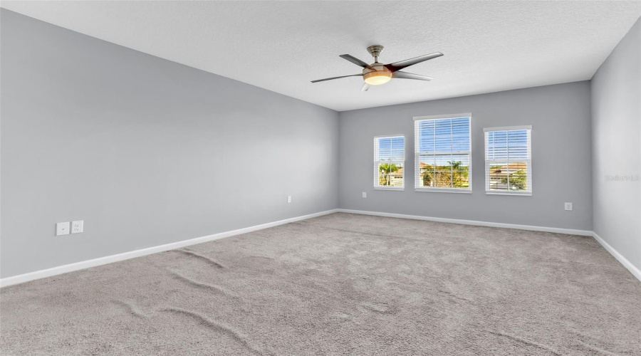 DAVENPORT, Florida 33896, 4 Bedrooms Bedrooms, ,2 BathroomsBathrooms,Residential,For Sale,DOWNSWING,0,MFRO6364832