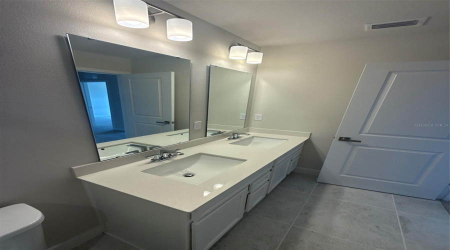 DAVENPORT, Florida 33837, 3 Bedrooms Bedrooms, ,2 BathroomsBathrooms,Residential,For Sale,PINEYWOOD FIELD,0,MFRW7879058