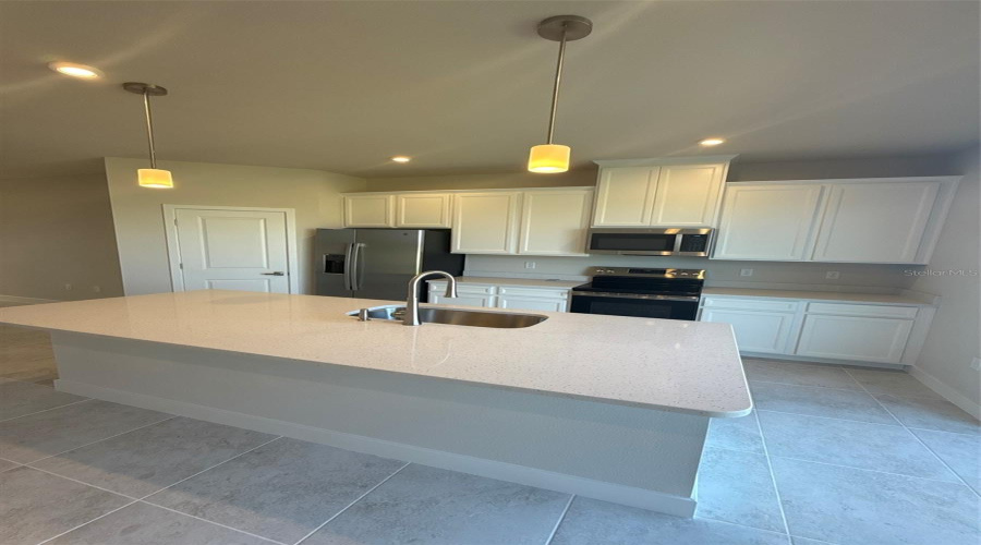 DAVENPORT, Florida 33837, 3 Bedrooms Bedrooms, ,2 BathroomsBathrooms,Residential,For Sale,PINEYWOOD FIELD,0,MFRW7879049