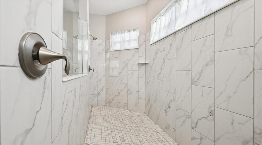 Primary Ensuite Bath