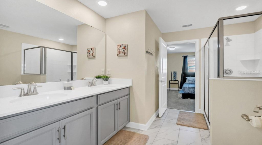 KISSIMMEE, Florida 34746, 8 Bedrooms Bedrooms, ,5 BathroomsBathrooms,Residential,For Sale,TARGET,0,MFRO6378600