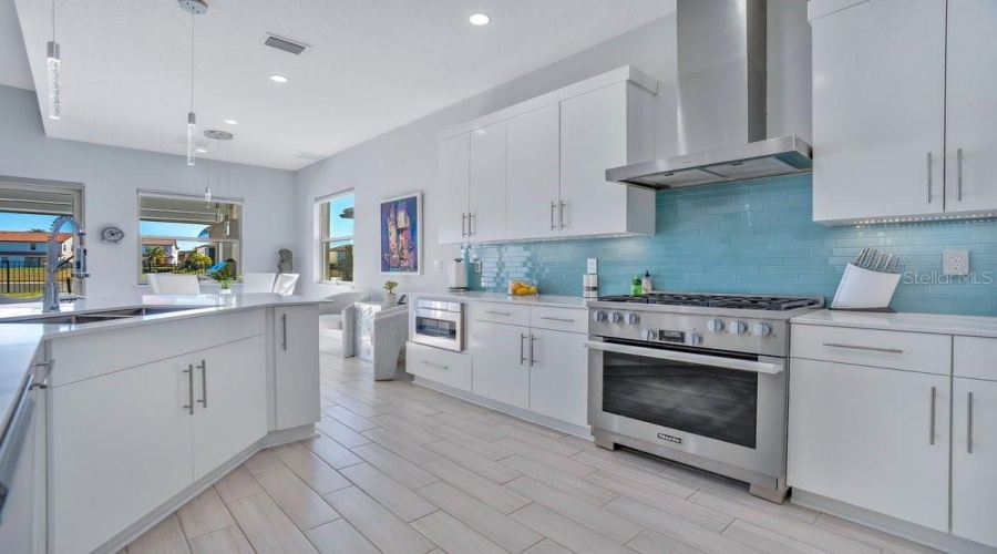 ORLANDO, Florida 32836, 4 Bedrooms Bedrooms, ,2 BathroomsBathrooms,Residential,For Sale,ROYAL CYPRESS,0,MFRO6378427