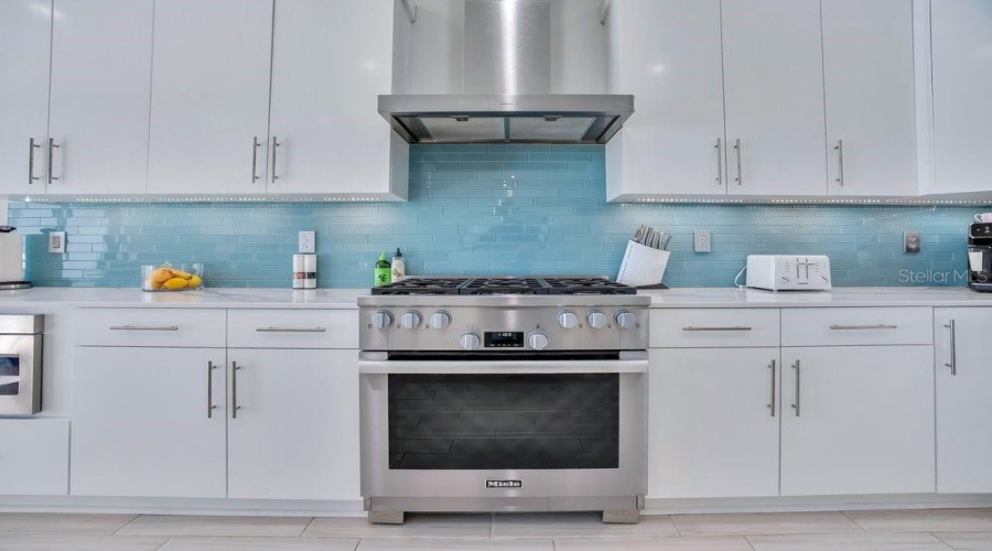 ORLANDO, Florida 32836, 4 Bedrooms Bedrooms, ,2 BathroomsBathrooms,Residential,For Sale,ROYAL CYPRESS,0,MFRO6378427