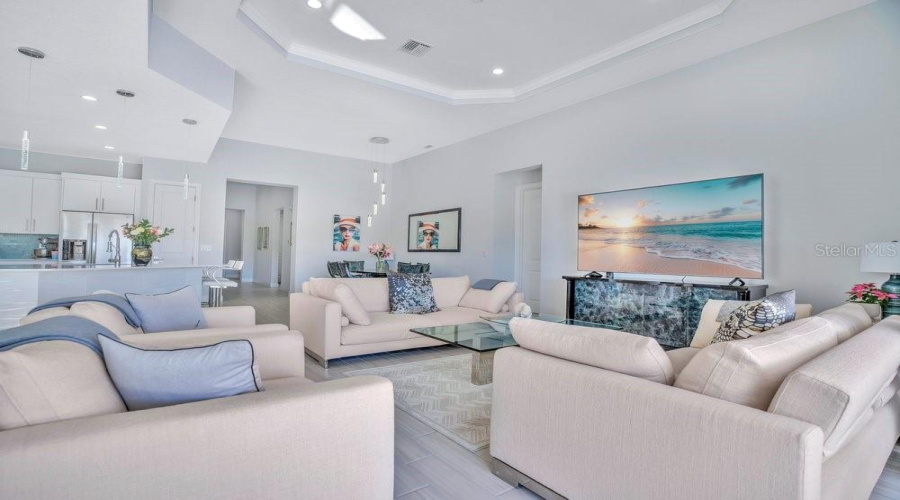 ORLANDO, Florida 32836, 4 Bedrooms Bedrooms, ,2 BathroomsBathrooms,Residential,For Sale,ROYAL CYPRESS,0,MFRO6378427