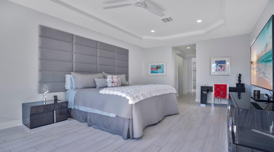 ORLANDO, Florida 32836, 4 Bedrooms Bedrooms, ,2 BathroomsBathrooms,Residential,For Sale,ROYAL CYPRESS,0,MFRO6378427