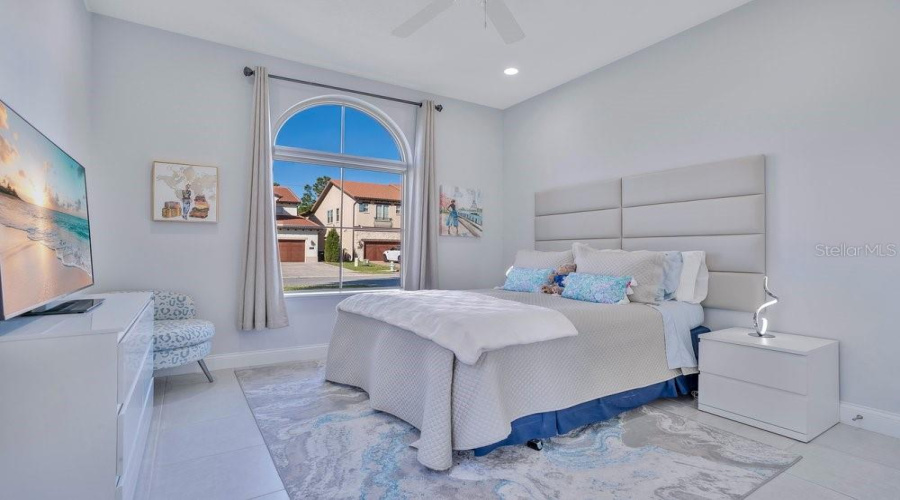 ORLANDO, Florida 32836, 4 Bedrooms Bedrooms, ,2 BathroomsBathrooms,Residential,For Sale,ROYAL CYPRESS,0,MFRO6378427