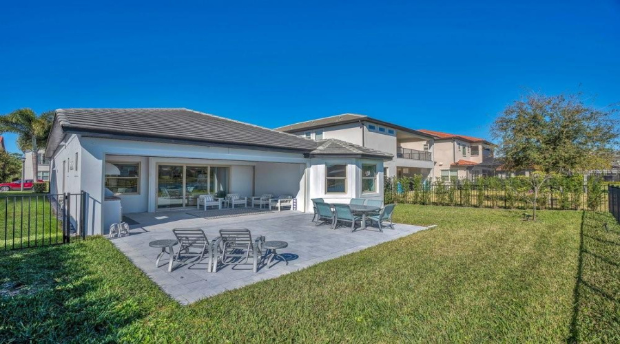 ORLANDO, Florida 32836, 4 Bedrooms Bedrooms, ,2 BathroomsBathrooms,Residential,For Sale,ROYAL CYPRESS,0,MFRO6378427