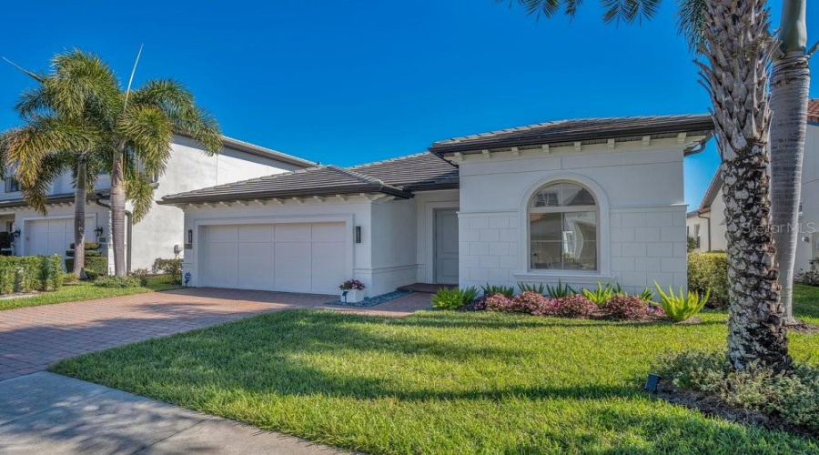 ORLANDO, Florida 32836, 4 Bedrooms Bedrooms, ,2 BathroomsBathrooms,Residential,For Sale,ROYAL CYPRESS,0,MFRO6378427