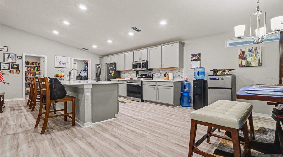 DAVENPORT, Florida 33837, 4 Bedrooms Bedrooms, ,2 BathroomsBathrooms,Residential,For Sale,CASCADE,0,MFRTB8471145