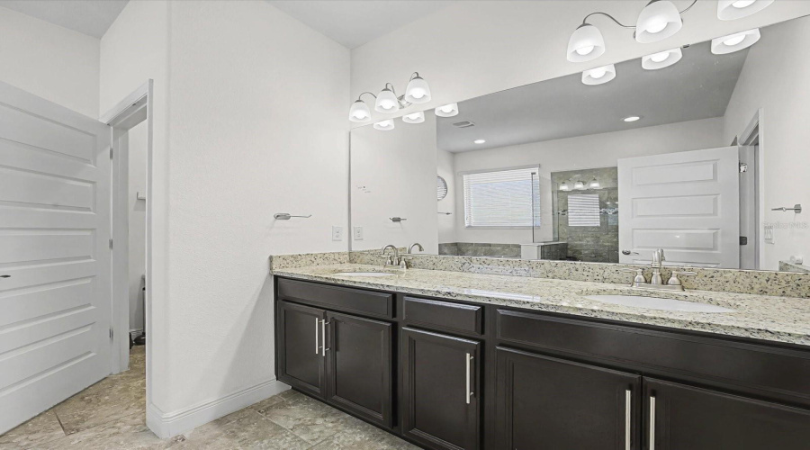 DAVENPORT, Florida 33837, 4 Bedrooms Bedrooms, ,3 BathroomsBathrooms,Residential,For Sale,CHADBURY,0,MFRO6378118