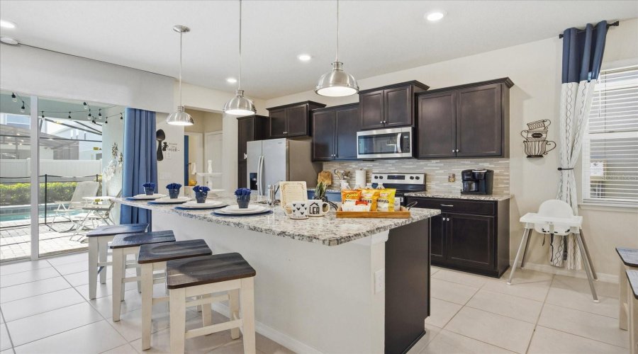 DAVENPORT, Florida 33897, 5 Bedrooms Bedrooms, ,5 BathroomsBathrooms,Residential,For Sale,LILAC,0,MFRO6378684