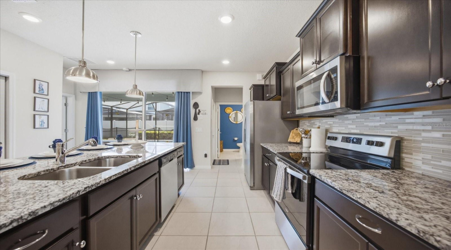 DAVENPORT, Florida 33897, 5 Bedrooms Bedrooms, ,5 BathroomsBathrooms,Residential,For Sale,LILAC,0,MFRO6378684