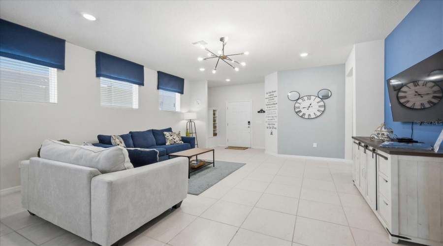 DAVENPORT, Florida 33897, 5 Bedrooms Bedrooms, ,5 BathroomsBathrooms,Residential,For Sale,LILAC,0,MFRO6378684