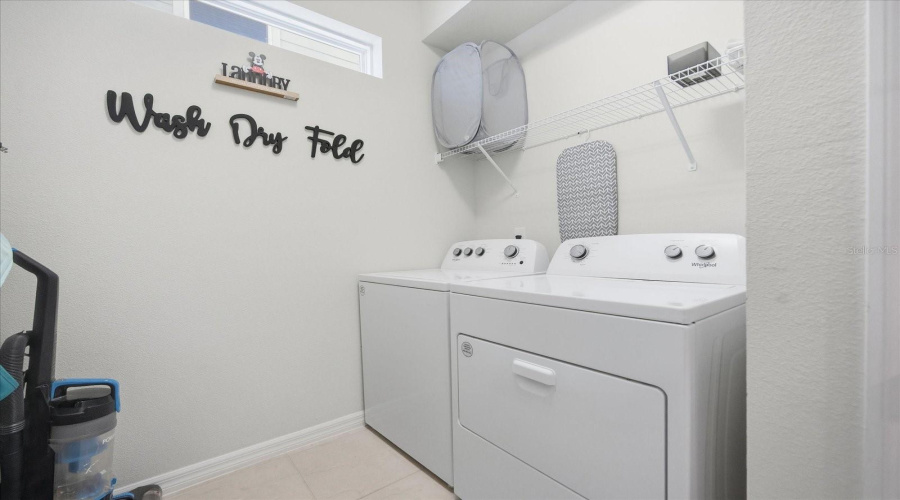 DAVENPORT, Florida 33897, 5 Bedrooms Bedrooms, ,5 BathroomsBathrooms,Residential,For Sale,LILAC,0,MFRO6378684