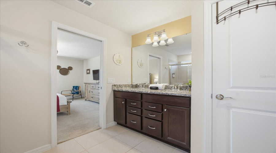 DAVENPORT, Florida 33897, 5 Bedrooms Bedrooms, ,5 BathroomsBathrooms,Residential,For Sale,LILAC,0,MFRO6378684