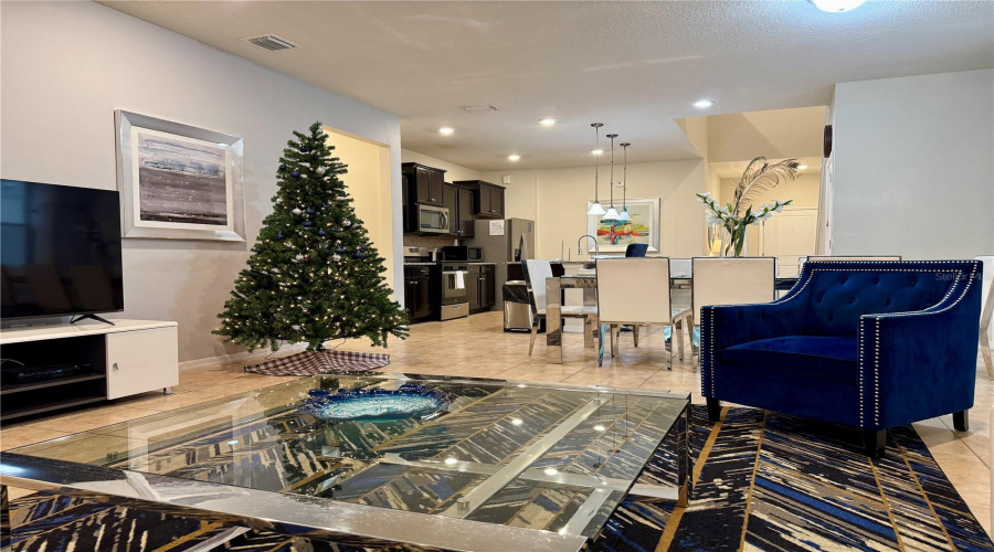 DAVENPORT, Florida 33837, 7 Bedrooms Bedrooms, ,5 BathroomsBathrooms,Residential,For Sale,MISTY OAK,0,MFRS5141444