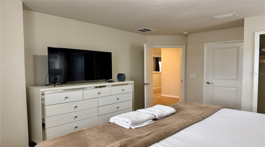 DAVENPORT, Florida 33837, 7 Bedrooms Bedrooms, ,5 BathroomsBathrooms,Residential,For Sale,MISTY OAK,0,MFRS5141444