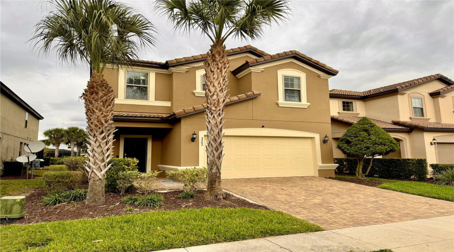 DAVENPORT, Florida 33837, 7 Bedrooms Bedrooms, ,5 BathroomsBathrooms,Residential,For Sale,MISTY OAK,0,MFRS5141444