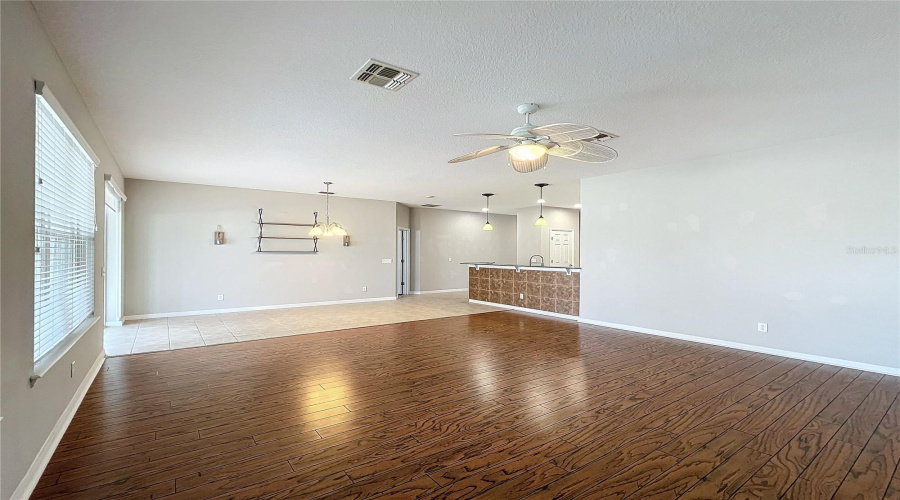 DAVENPORT, Florida 33837, 4 Bedrooms Bedrooms, ,2 BathroomsBathrooms,Residential,For Sale,LEXINGTON AVENUE,0,MFRS5119637