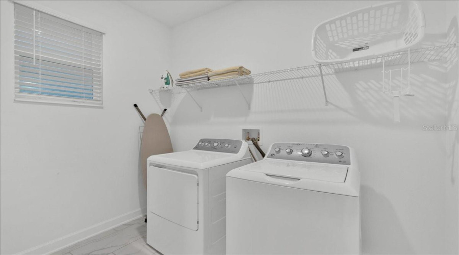 DAVENPORT, Florida 33896, 6 Bedrooms Bedrooms, ,5 BathroomsBathrooms,Residential,For Sale,SOMMERSET HILLS,0,MFRO6378724