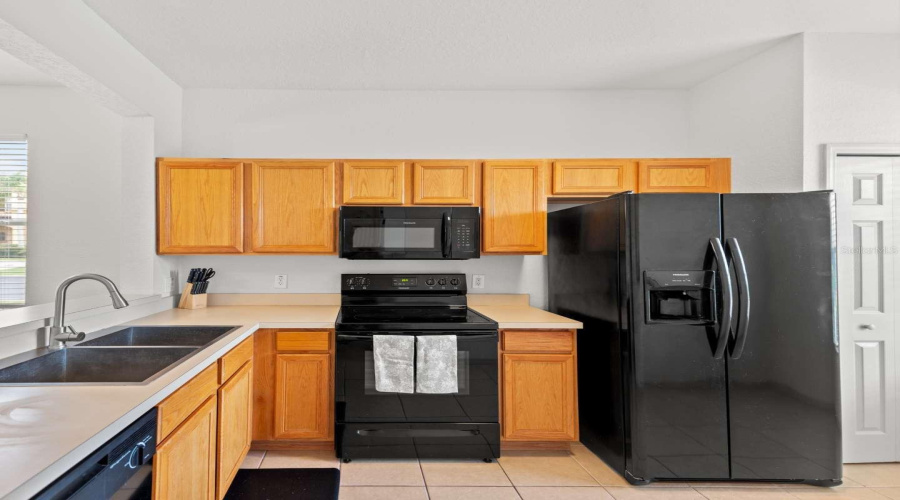 DAVENPORT, Florida 33897, 4 Bedrooms Bedrooms, ,3 BathroomsBathrooms,Residential,For Sale,LA MIRAGE,0,MFRTB8414743