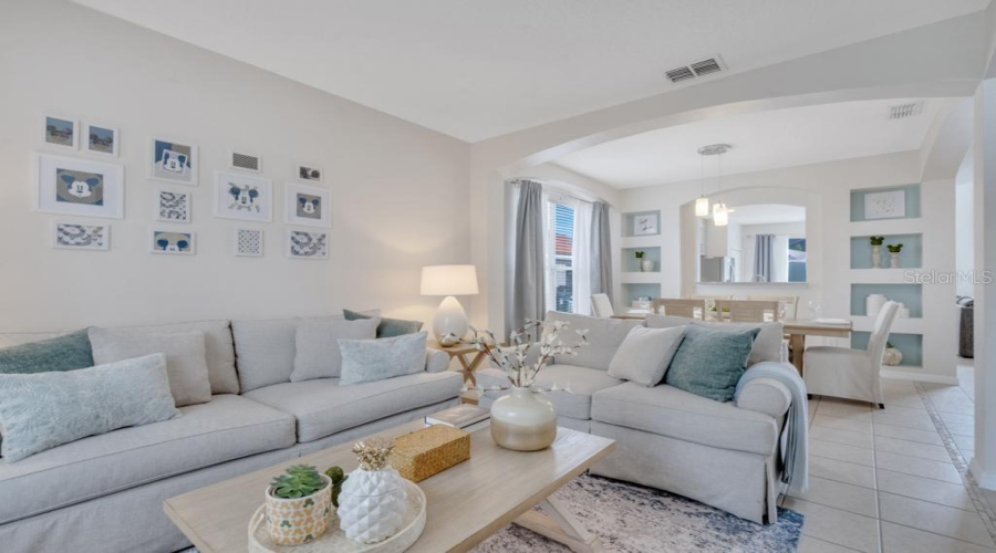 DAVENPORT, Florida 33897, 7 Bedrooms Bedrooms, ,4 BathroomsBathrooms,Residential,For Sale,CORDOVA,0,MFRO6378732