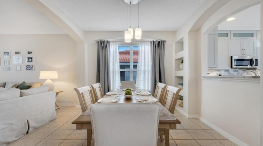 DAVENPORT, Florida 33897, 7 Bedrooms Bedrooms, ,4 BathroomsBathrooms,Residential,For Sale,CORDOVA,0,MFRO6378732