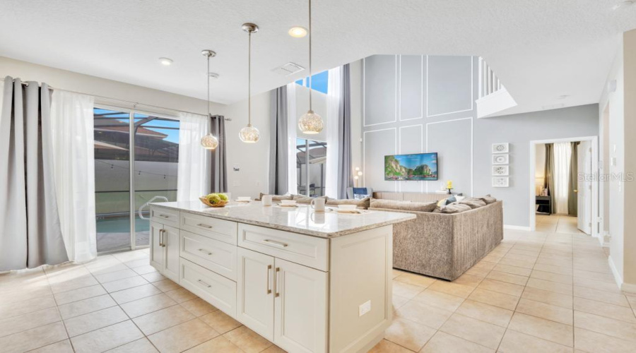 DAVENPORT, Florida 33897, 7 Bedrooms Bedrooms, ,4 BathroomsBathrooms,Residential,For Sale,CORDOVA,0,MFRO6378732