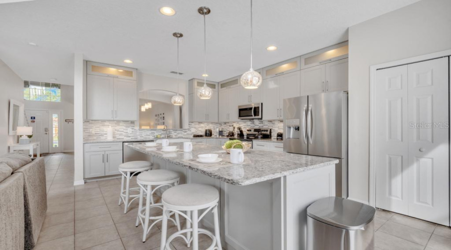 DAVENPORT, Florida 33897, 7 Bedrooms Bedrooms, ,4 BathroomsBathrooms,Residential,For Sale,CORDOVA,0,MFRO6378732