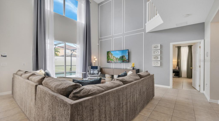 DAVENPORT, Florida 33897, 7 Bedrooms Bedrooms, ,4 BathroomsBathrooms,Residential,For Sale,CORDOVA,0,MFRO6378732