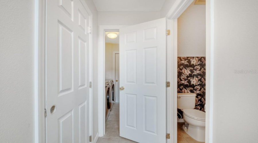 DAVENPORT, Florida 33897, 7 Bedrooms Bedrooms, ,4 BathroomsBathrooms,Residential,For Sale,CORDOVA,0,MFRO6378732