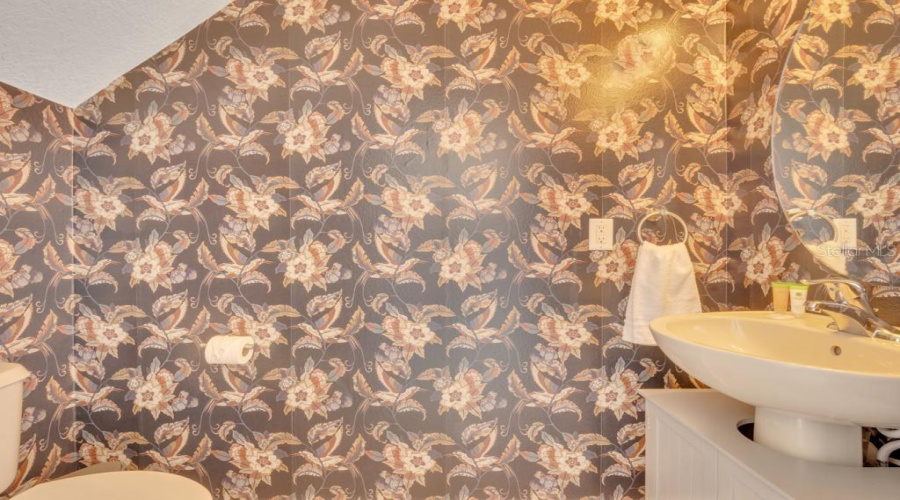 DAVENPORT, Florida 33897, 7 Bedrooms Bedrooms, ,4 BathroomsBathrooms,Residential,For Sale,CORDOVA,0,MFRO6378732